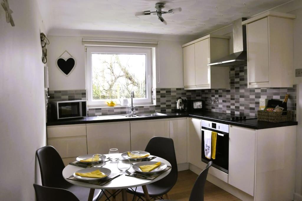 Ocean Breeze, Gower Holiday Village. Allows Dogs 斯旺西 外观 照片